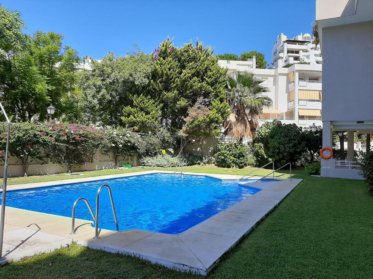 Lola Y Manuela En Primera Linea Playa Carihuela Con Excelente Terraza-jardin De 80 M2 Frente Al Mar Con Aparcamiento Privado Ideal Descansar Oyendo Olas Del Mar * 托雷莫利诺斯